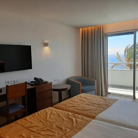 Hotel Roca Mar