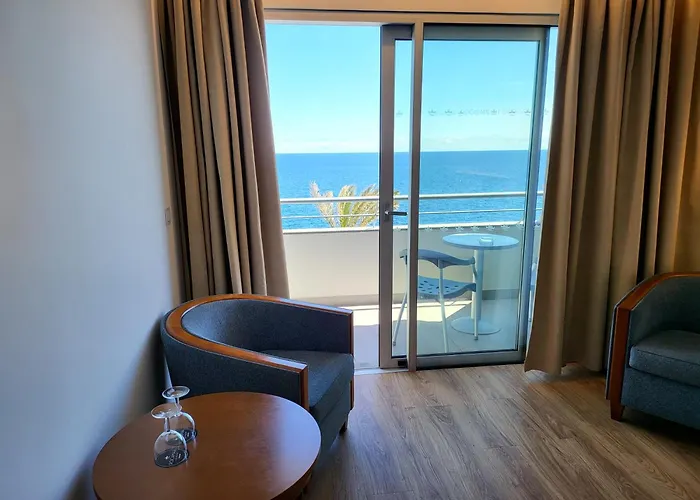 Roca Mar 4* Canico (Madeira)